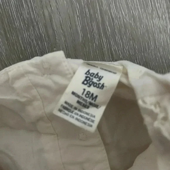 Baby Oshkosh B’gosh Cream Embroidered Dress Size 18 Months - Picture 4 of 6